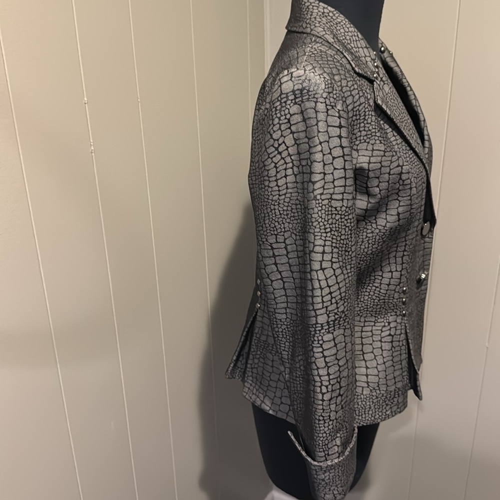 Isabel gray/black metallic croc print studs pleated peplum lined jacket. Small - Picture 4 of 8